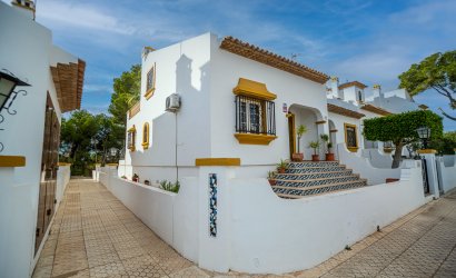 Herverkoop - Villa -
Orihuela Costa - Villamartín