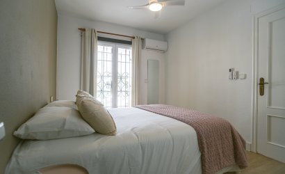 Herverkoop - Villa -
Orihuela Costa - Villamartín