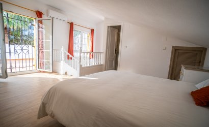 Herverkoop - Villa -
Orihuela Costa - Villamartín