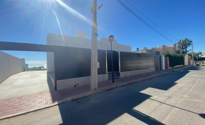 Resale - Villa -
Los Balcones - Los Altos