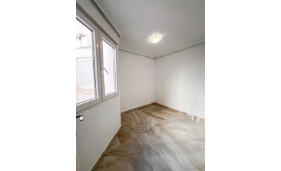 Revente - Apartment -
Torrevieja