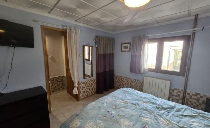Herverkoop - Villa -
Villena