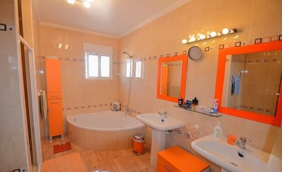 Herverkoop - Villa -
Campos del Río - Inland