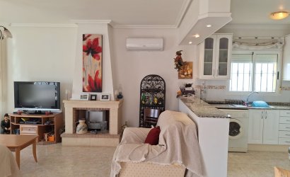 Resale - Villa -
Guardamar del Segura - El Raso