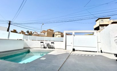 Resale - Villa -
Villamartin - Costa Blanca