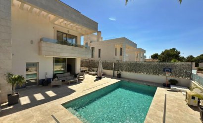 Herverkoop - Villa -
Orihuela Costa - Villamartín
