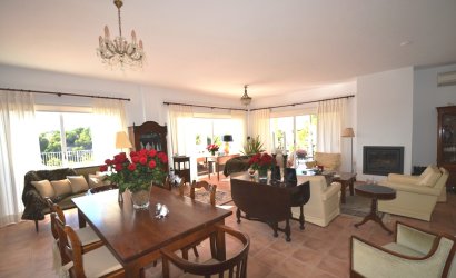 Reventa - Villa -
Altea