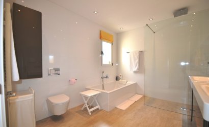 Reventa - Villa -
Altea