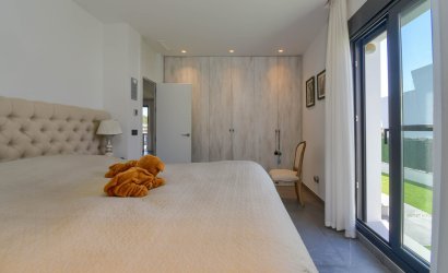 Reventa - Villa -
Finestrat