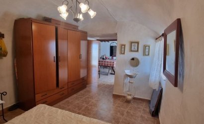 Herverkoop - Country House -
Hondón de las Nieves - Inland