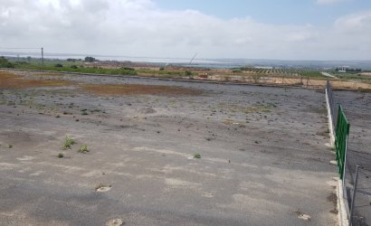 Herverkoop - Finca -
Los Montesinos