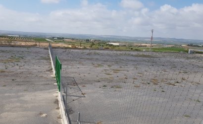 Herverkoop - Finca -
Los Montesinos