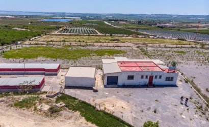 Herverkoop - Finca -
Los Montesinos