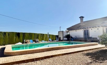 Herverkoop - Villa -
Avileses - Inland