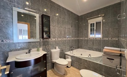 Herverkoop - Villa -
Dolores - Cmno. Escorredor