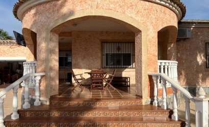 Herverkoop - Villa -
Dolores - Cmno. Escorredor