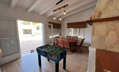 Herverkoop - Villa -
Dolores - Cmno. Escorredor