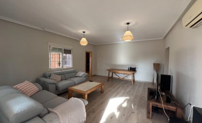 Herverkoop - Villa -
Dolores - Cmno. Escorredor