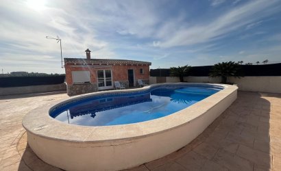 Herverkoop - Villa -
Dolores - Cmno. Escorredor