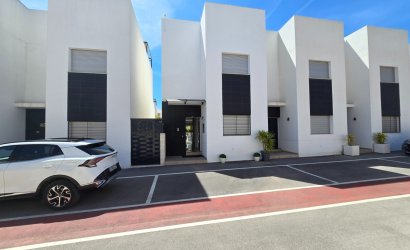 Herverkoop - Townhouse * -
Ciudad Quesada * - Doña Pepa *