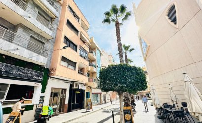 Herverkoop - Apartment -
Torrevieja - Centro