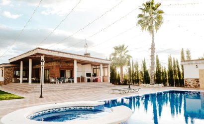 Reventa - Villa -
Catral