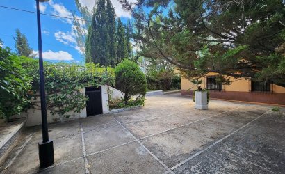 Resale - Villa -
Sax