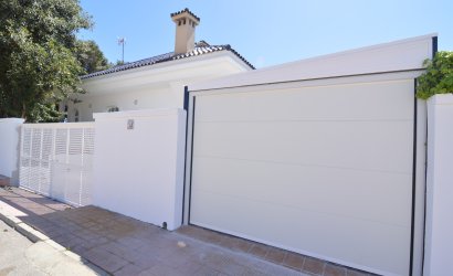 Resale - Villa -
Torrevieja - Torreta