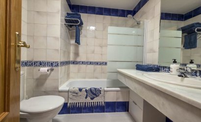 Herverkoop - Town House -
Casares Playa - Costa del Sol