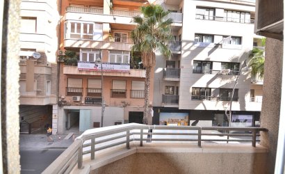 Herverkoop - Apartment -
Torrevieja - Centro