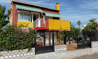 Revente - Villa -
Punta Prima