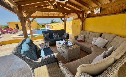 Herverkoop - Country House -
Orihuela