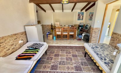 Herverkoop - Country House -
Orihuela