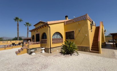 Herverkoop - Country House -
Orihuela