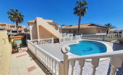 Herverkoop - Villa -
Orihuela Costa - Villamartin