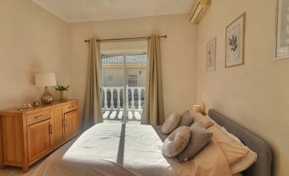 Herverkoop - Villa -
Orihuela Costa - Villamartin