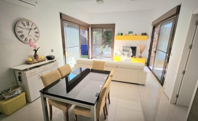 Herverkoop - Villa -
Orihuela Costa - Costa Blanca