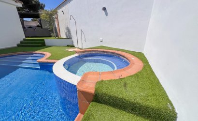 Herverkoop - Villa -
Torrevieja - Los Balcones