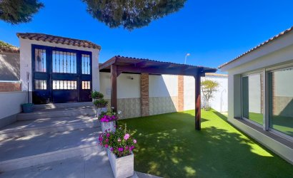 Herverkoop - Villa -
Torrevieja - Los Balcones