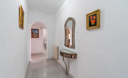 Resale - Villa -
Orihuela Costa - Villamartín