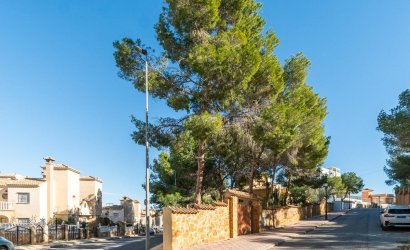 Resale - Villa -
Orihuela Costa - Villamartín