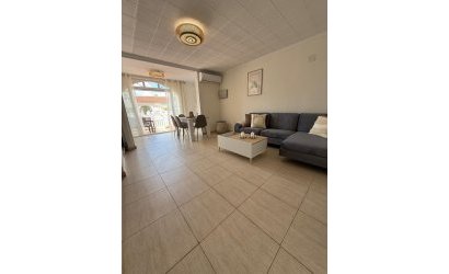 Herverkoop - Herenhuis -
Torrevieja - La Siesta