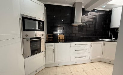 Herverkoop - Herenhuis -
Torrevieja - La Siesta