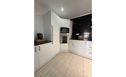 Herverkoop - Herenhuis -
Torrevieja - La Siesta