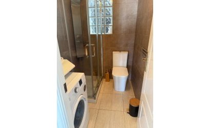 Herverkoop - Herenhuis -
Torrevieja - La Siesta