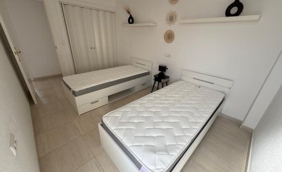 Herverkoop - Herenhuis -
Torrevieja - La Siesta