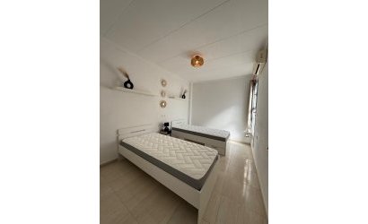 Herverkoop - Herenhuis -
Torrevieja - La Siesta