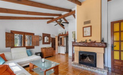 Herverkoop - Villa -
Orihuela - Inland