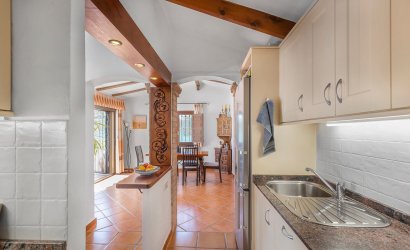 Herverkoop - Villa -
Orihuela - Inland