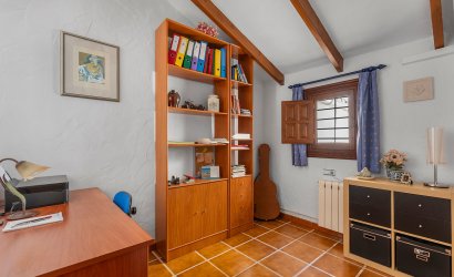 Herverkoop - Villa -
Orihuela - Inland